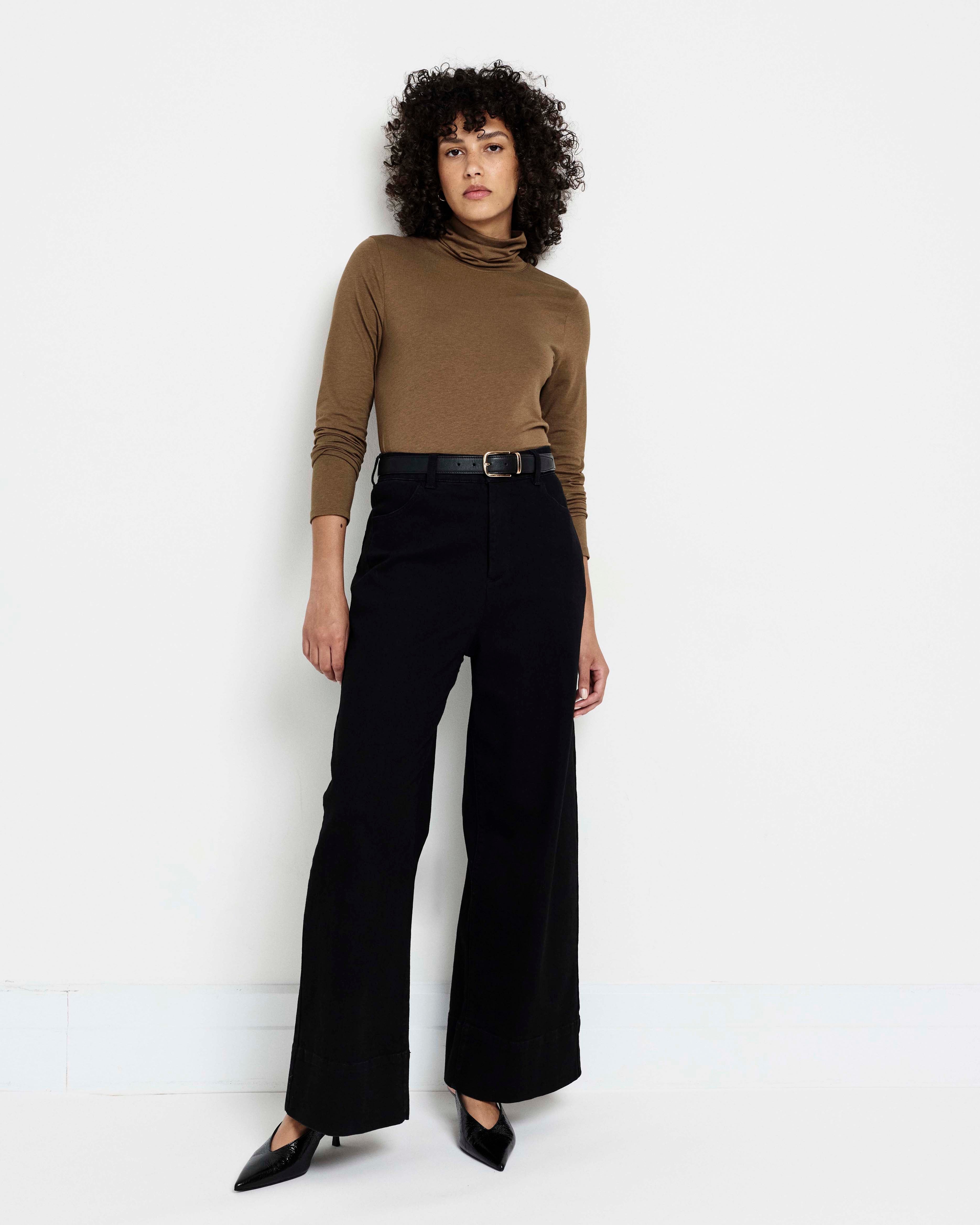 Close Fit Turtleneck - Sepia