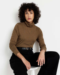 Close Fit Turtleneck - Sepia
