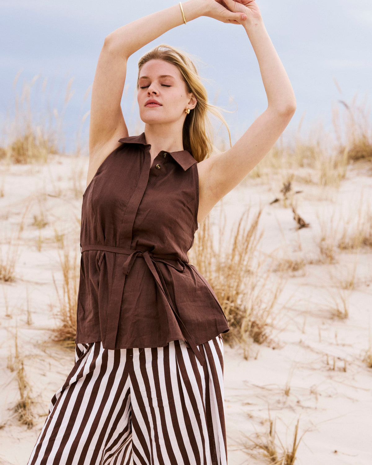 Adelaide Sleeveless Linen Blend Shirt - Peppercorn