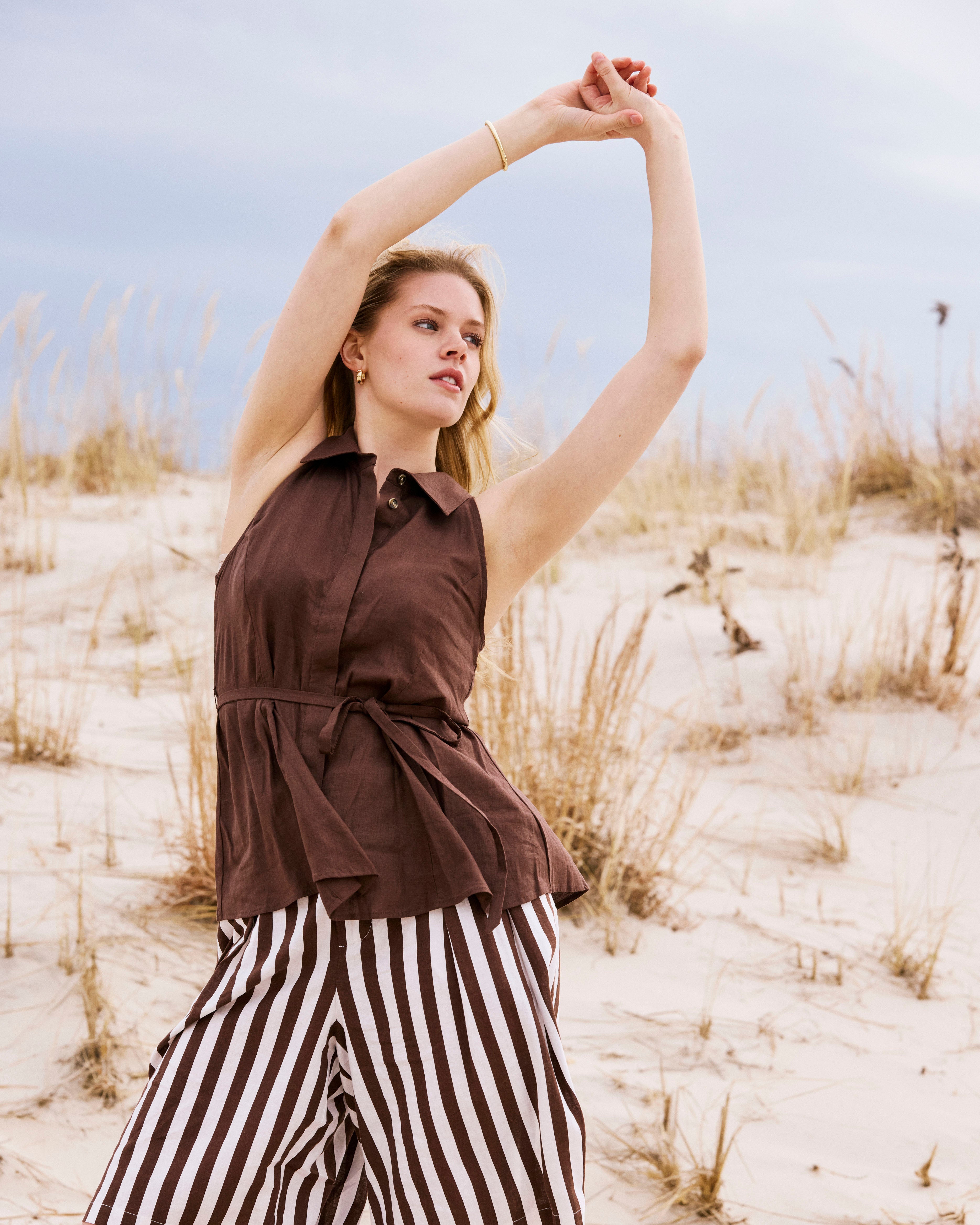 Adelaide Sleeveless Linen Blend Shirt - Peppercorn