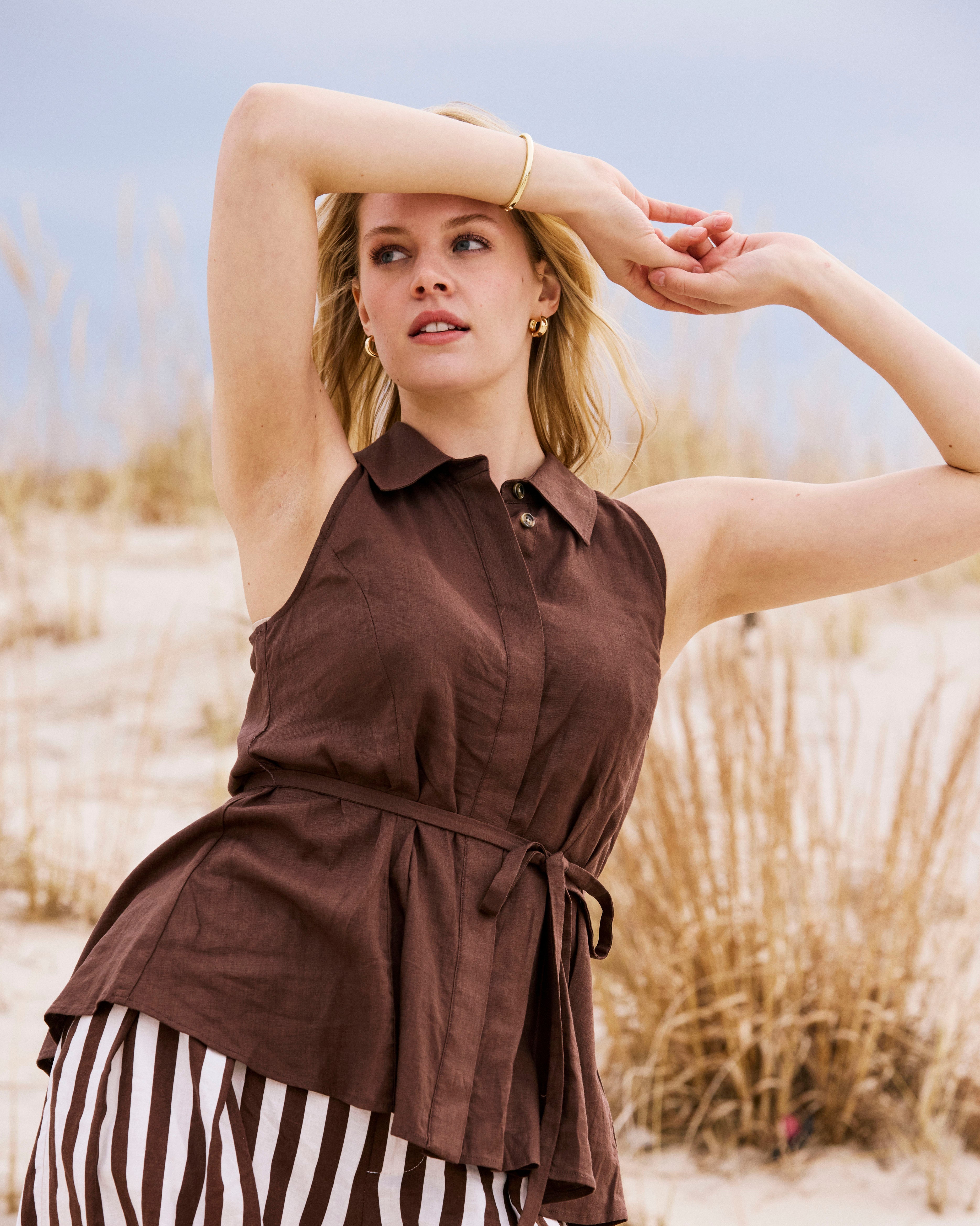 Adelaide Sleeveless Linen Blend Shirt - Peppercorn