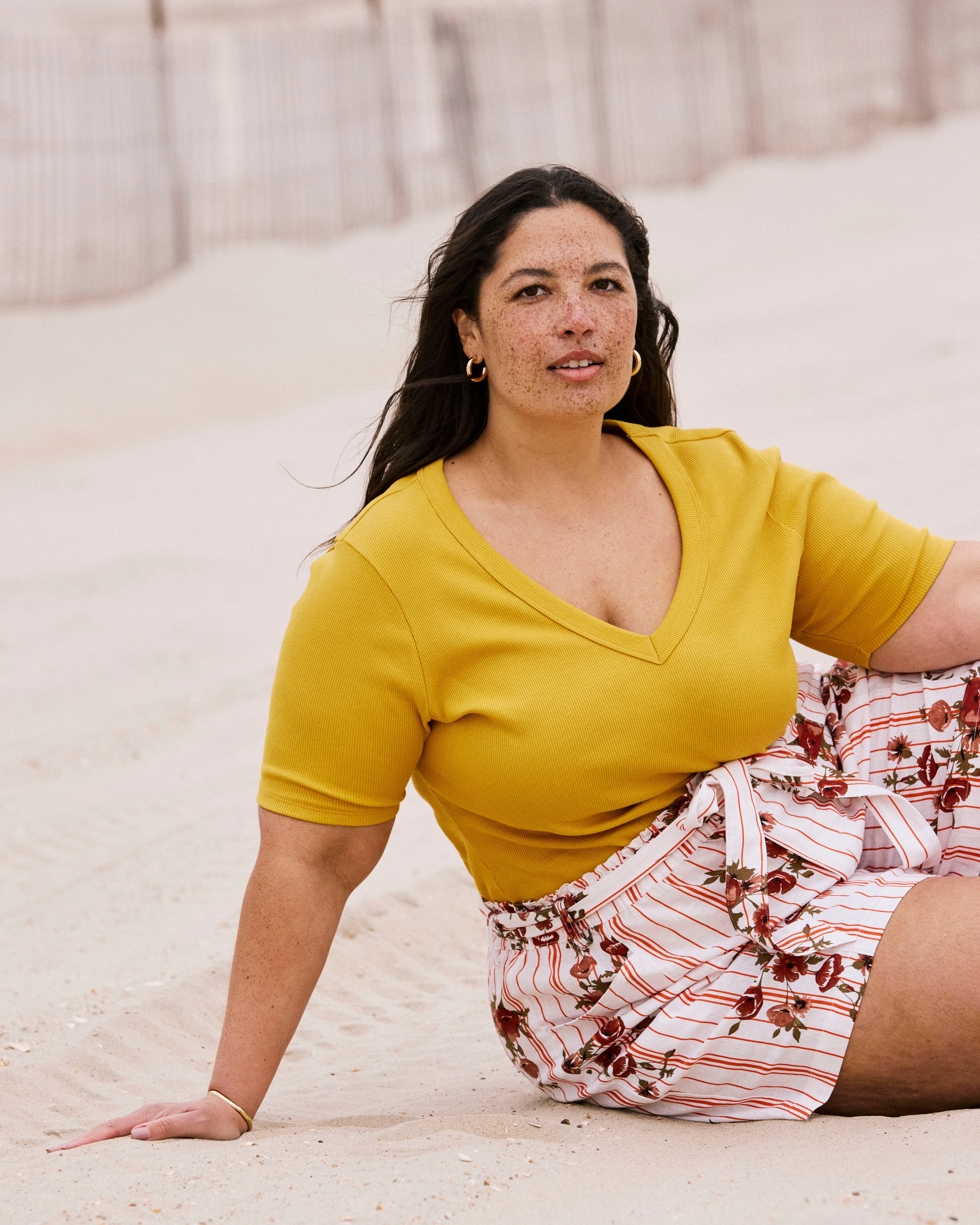 Classic V-Neck Ribbed Tee - Goldenrod