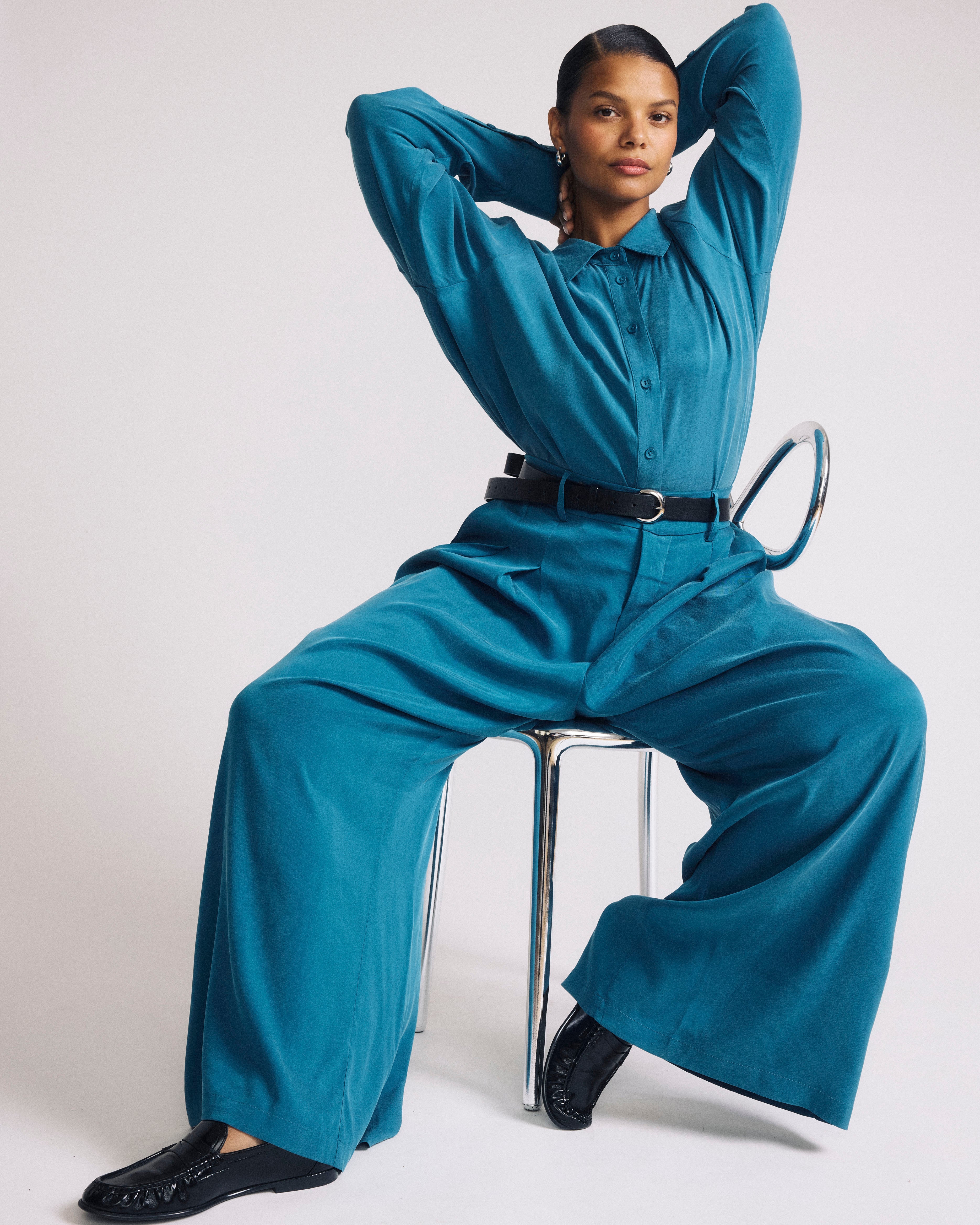 Cooling Stretch Cupro Oversized Artist Shirt - Blue Beetle
