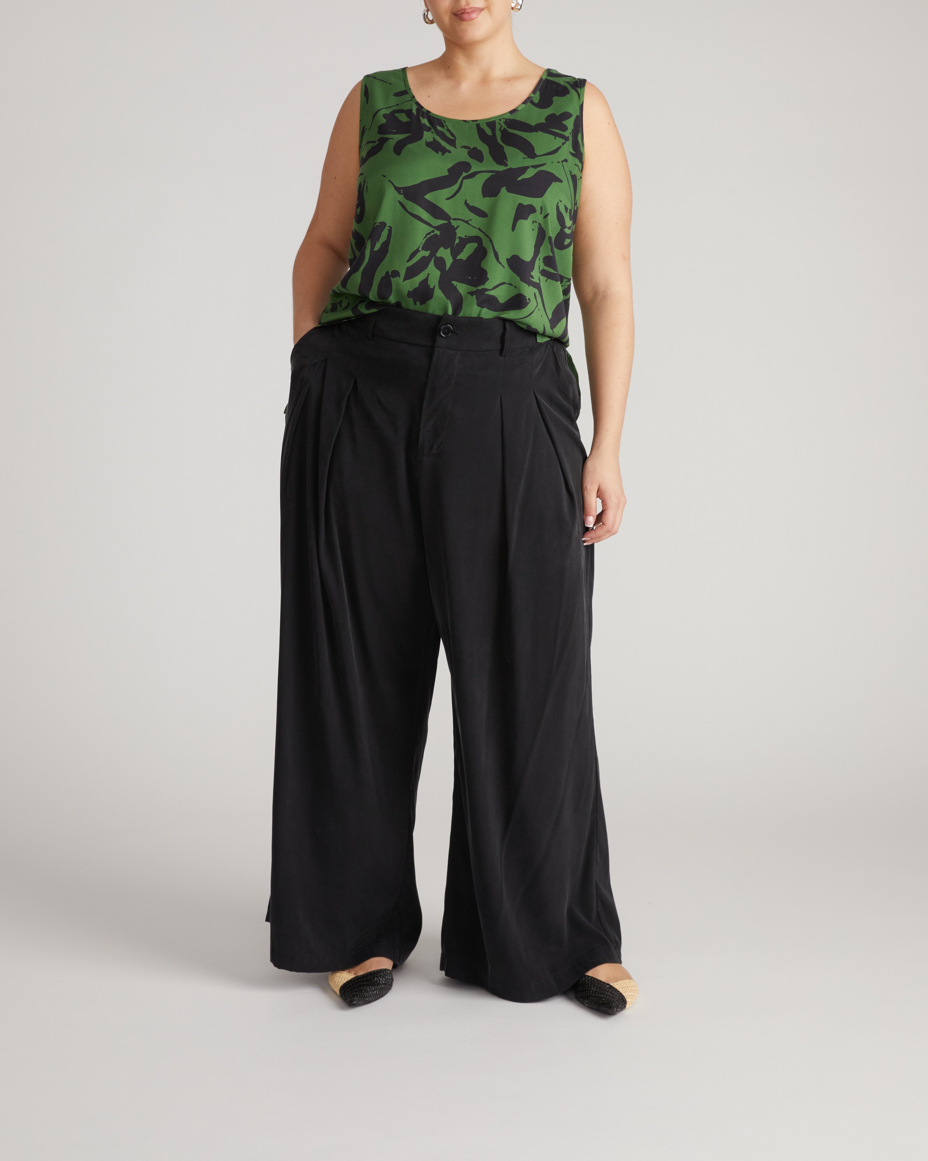 Cooling Stretch Cupro Tank - Green Sgraffito Print
