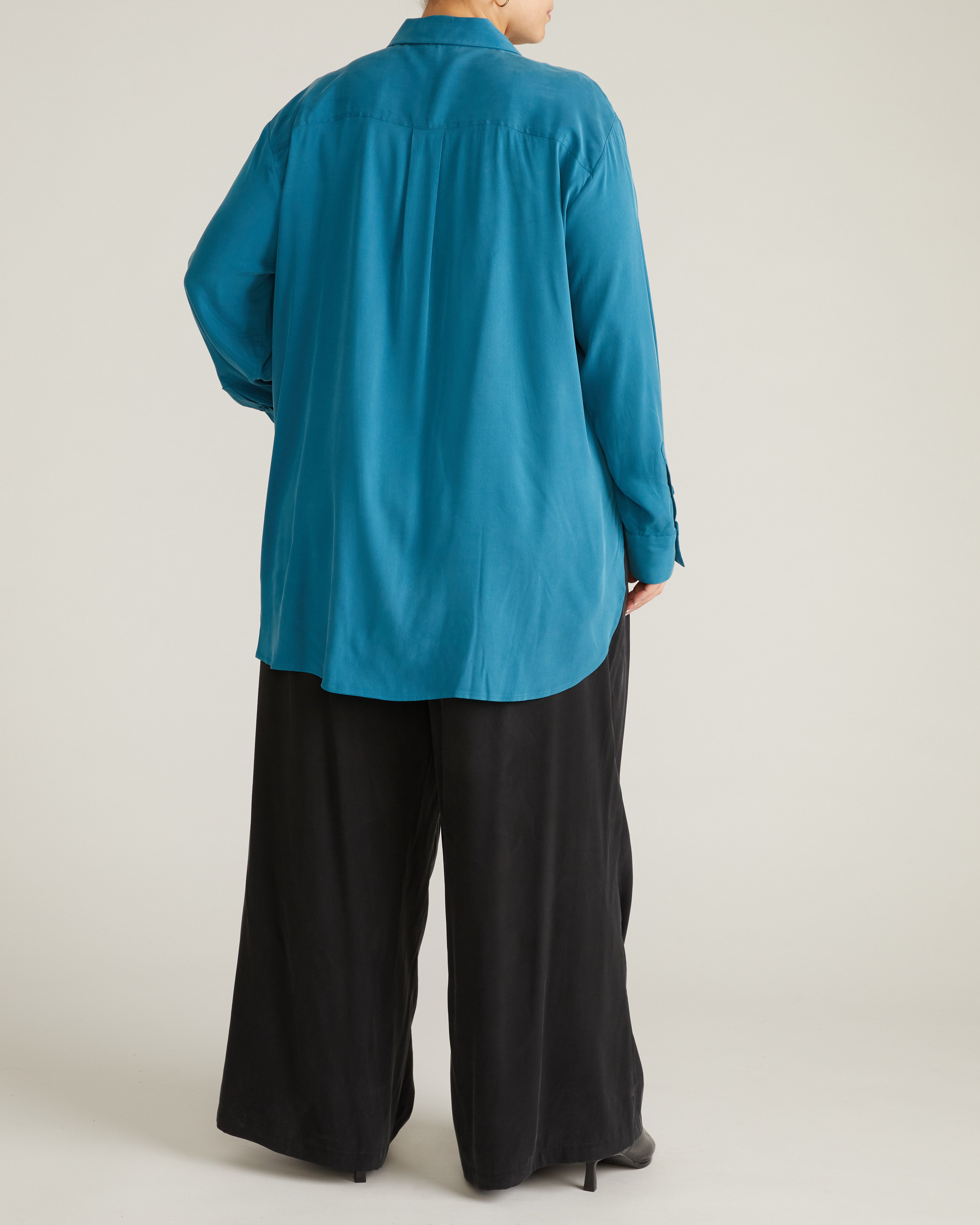 Cooling Stretch Cupro Oversized Artist Shirt - Blue Beetle