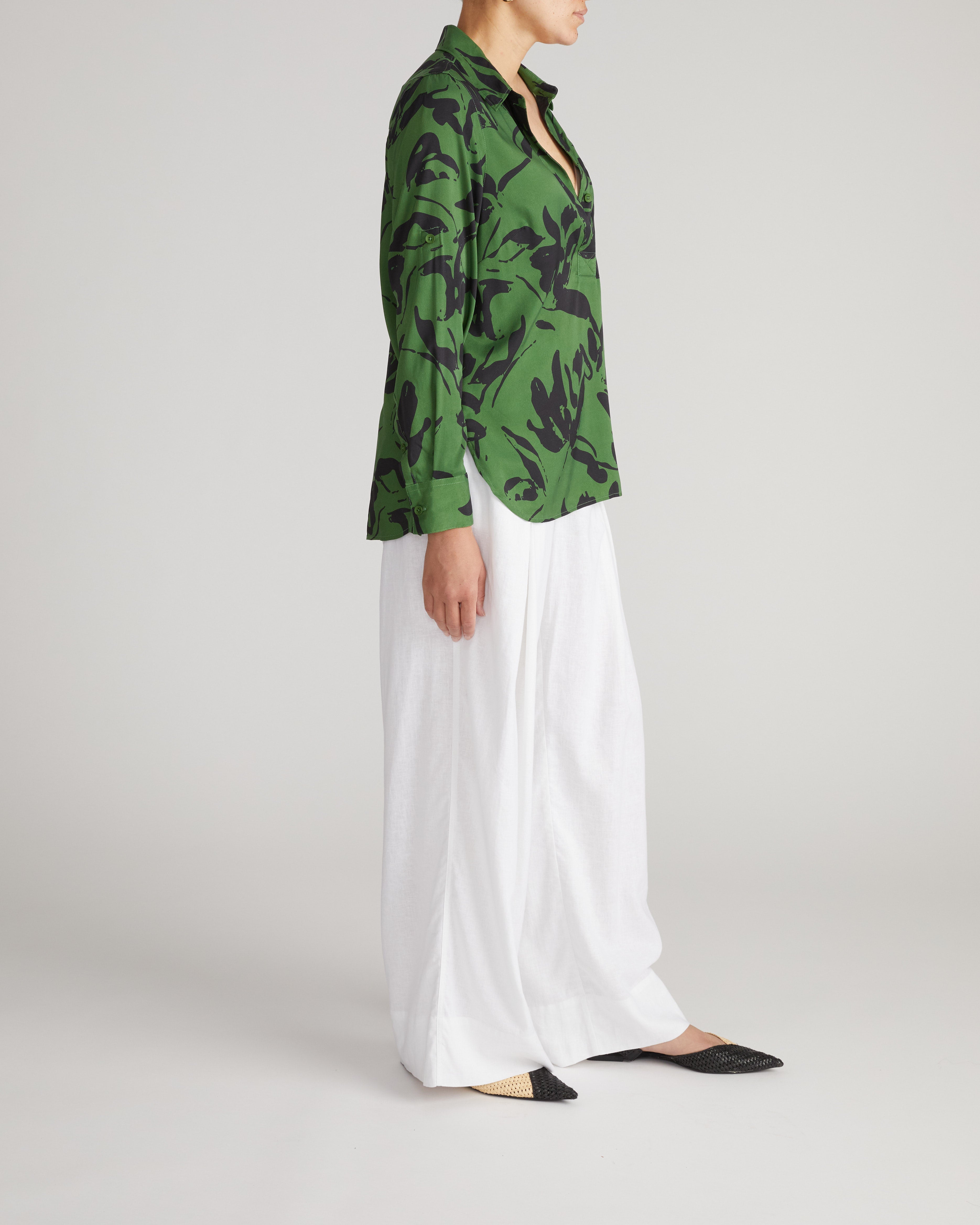 Button Back Stretch Cupro Polo Shirt - Green Sgraffito Print