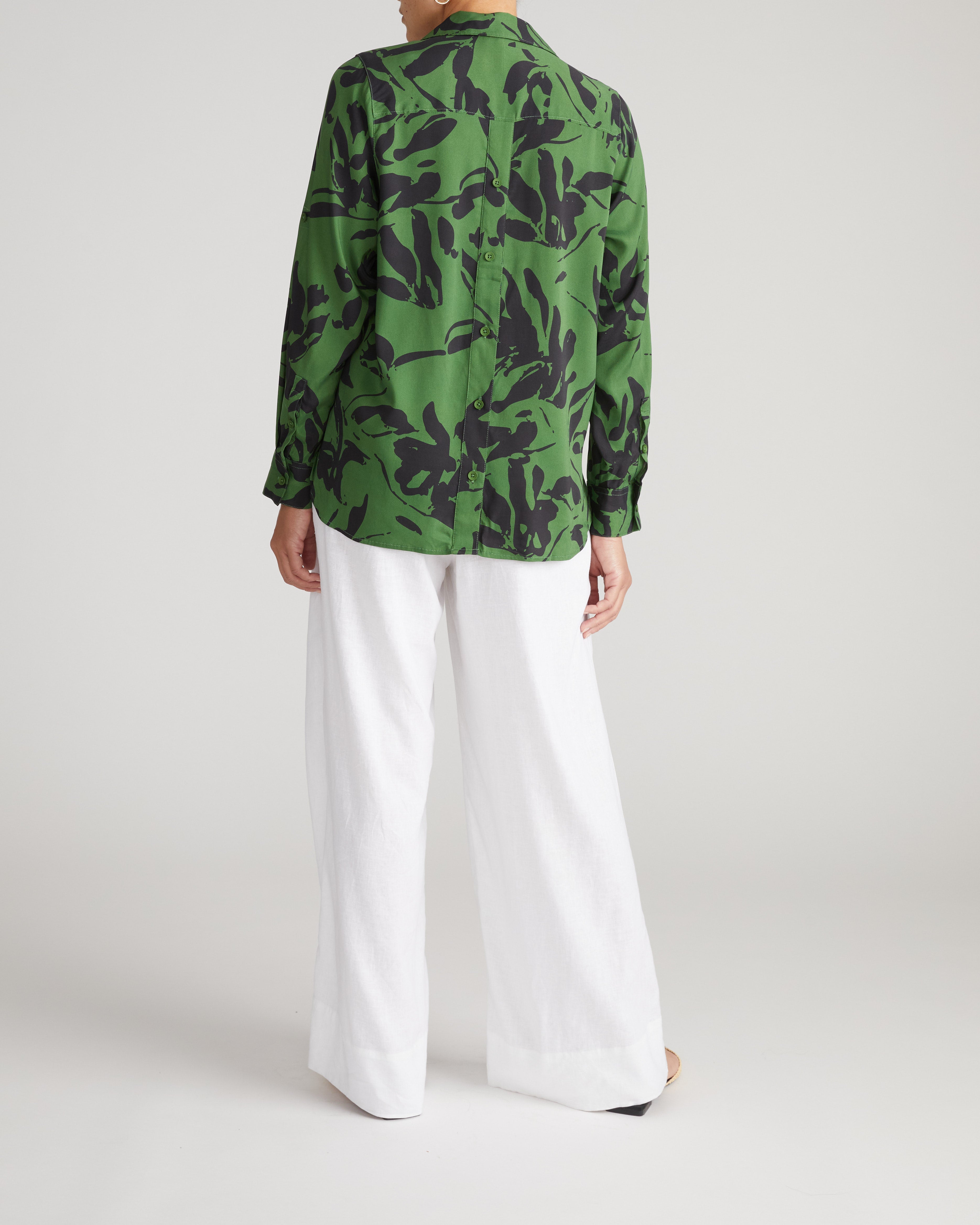 Button Back Stretch Cupro Polo Shirt - Green Sgraffito Print