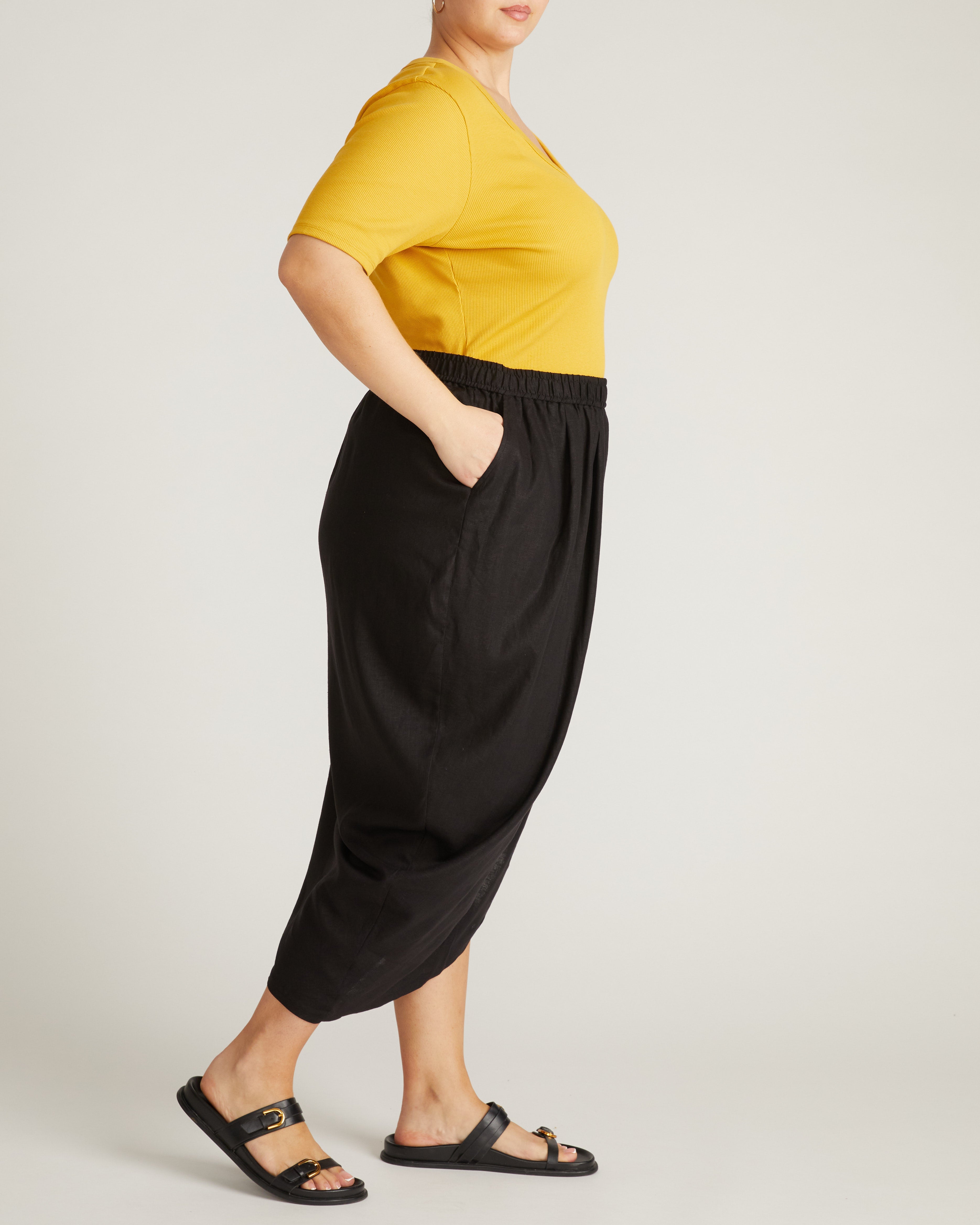Classic V-Neck Ribbed Tee - Goldenrod