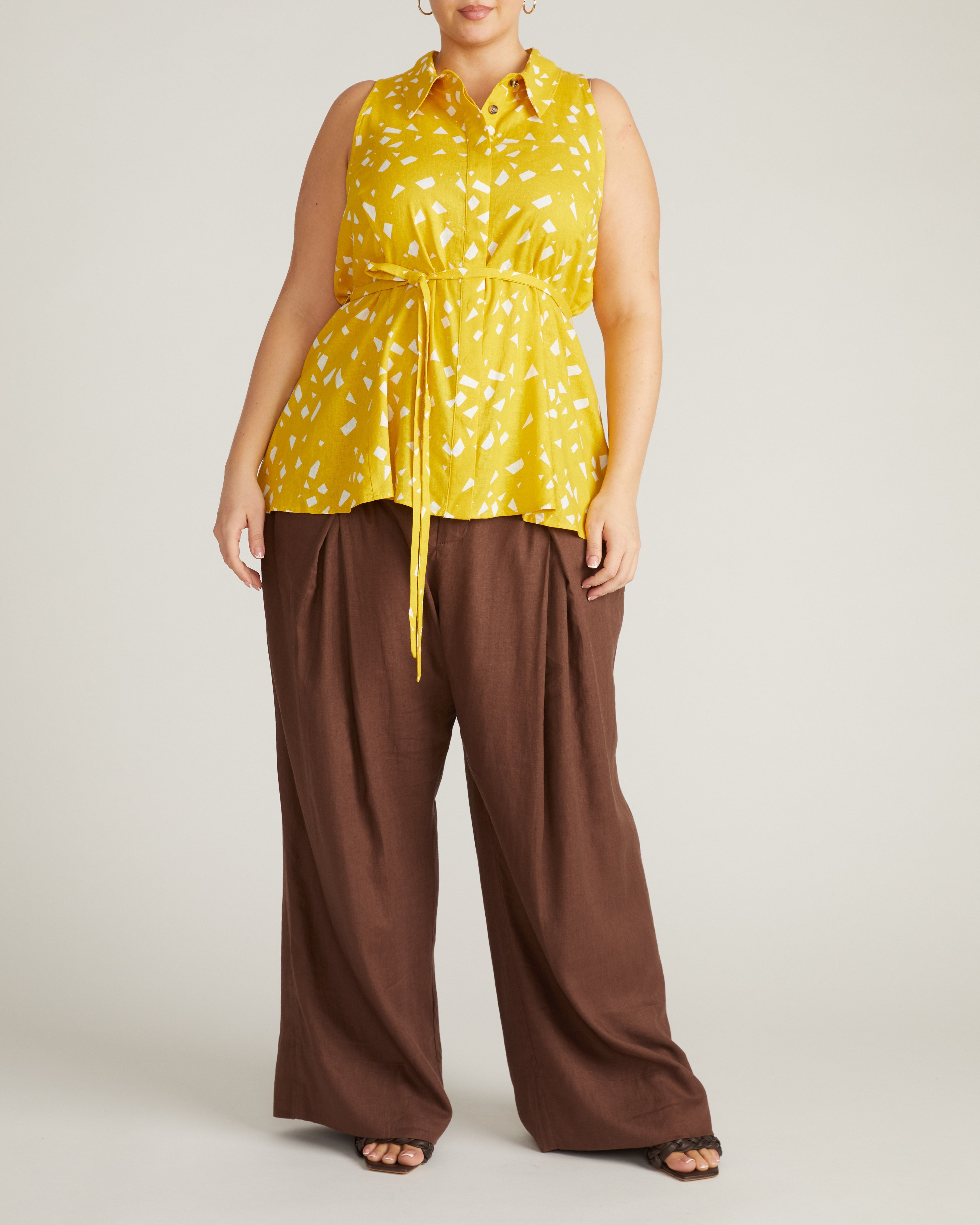 Adelaide Sleeveless Linen Blend Shirt - Yellow Confetti Print